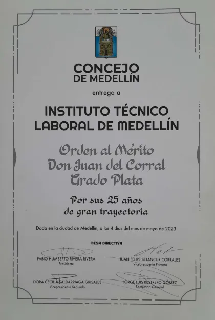 Condecoración del Concejo de Medellín (documento escaneado)
